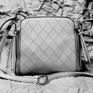 v Medium Quilted Purse bag vv